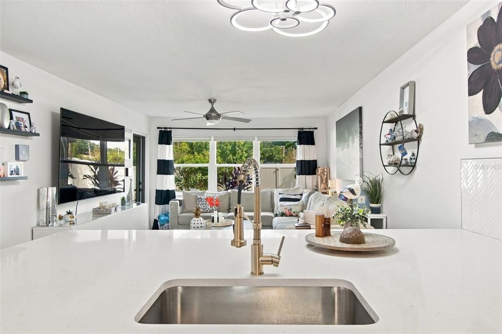En Venta: $195,000 (2 camas, 2 baños, 1075 Pies cuadrados)