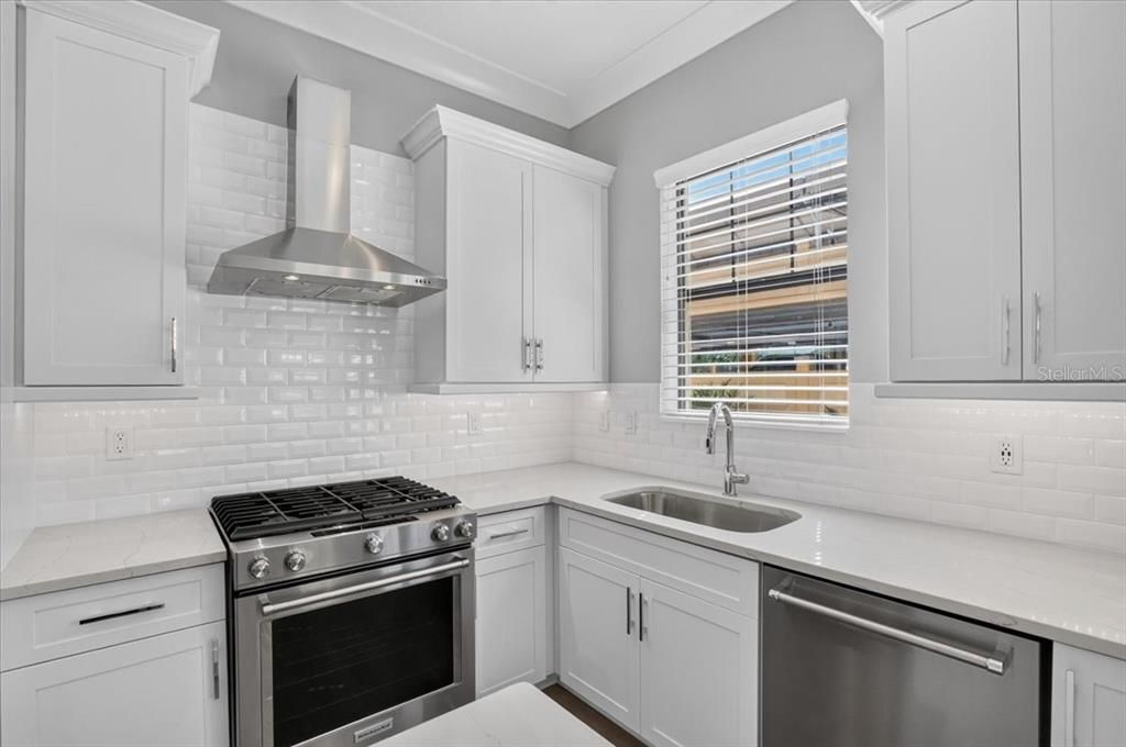 En Venta: $1,050,000 (3 camas, 3 baños, 2189 Pies cuadrados)