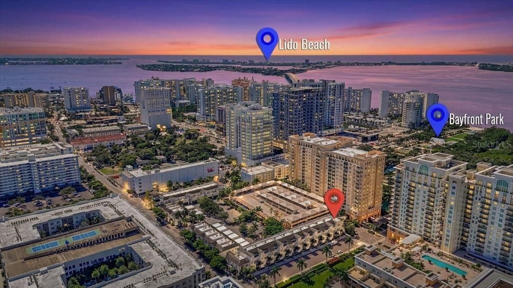 En Venta: $1,050,000 (3 camas, 3 baños, 2189 Pies cuadrados)