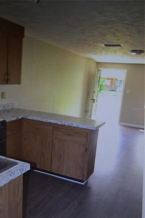 For Rent: $1,695 (2 beds, 1 baths, 750 Square Feet)