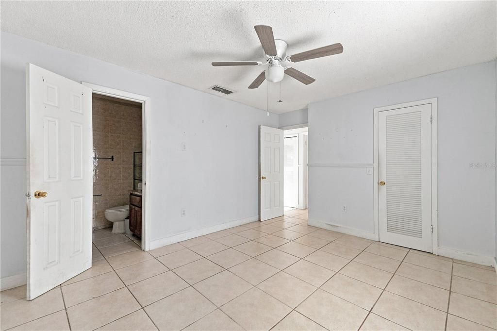 For Sale: $240,000 (2 beds, 2 baths, 1008 Square Feet)