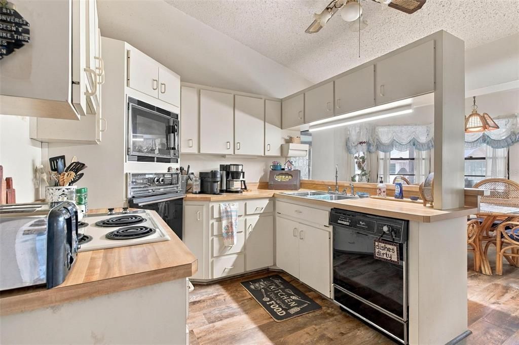 На продажу: $499,900 (3 спален, 3 ванн, 3094 Квадратных фут)