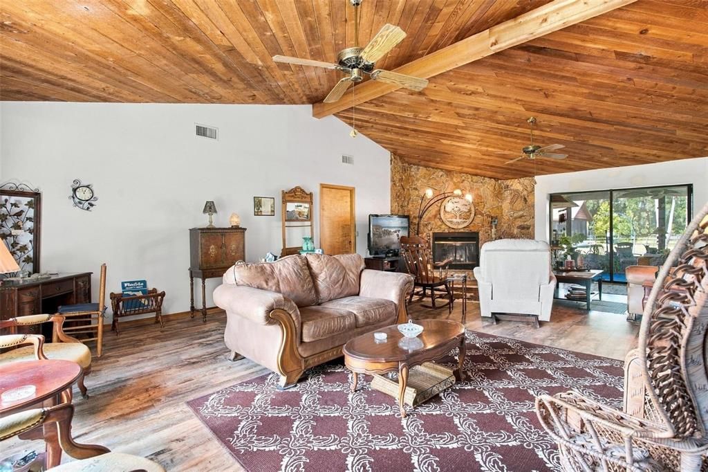На продажу: $499,900 (3 спален, 3 ванн, 3094 Квадратных фут)