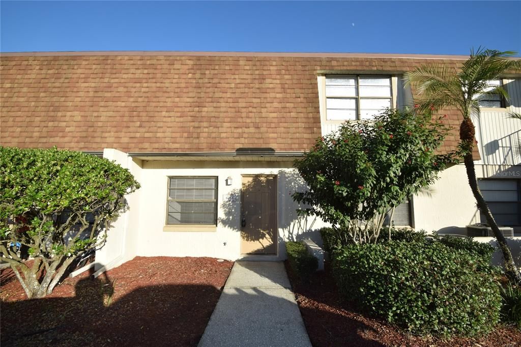 For Rent: $1,350 (2 beds, 1 baths, 662 Square Feet)