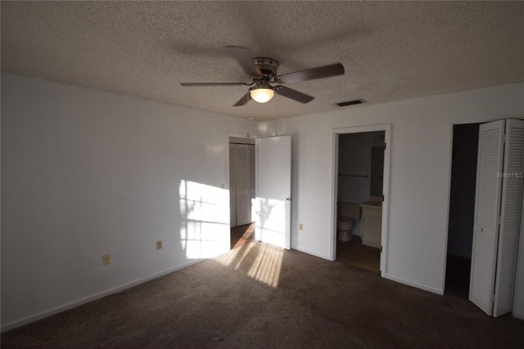 For Rent: $1,350 (2 beds, 1 baths, 662 Square Feet)