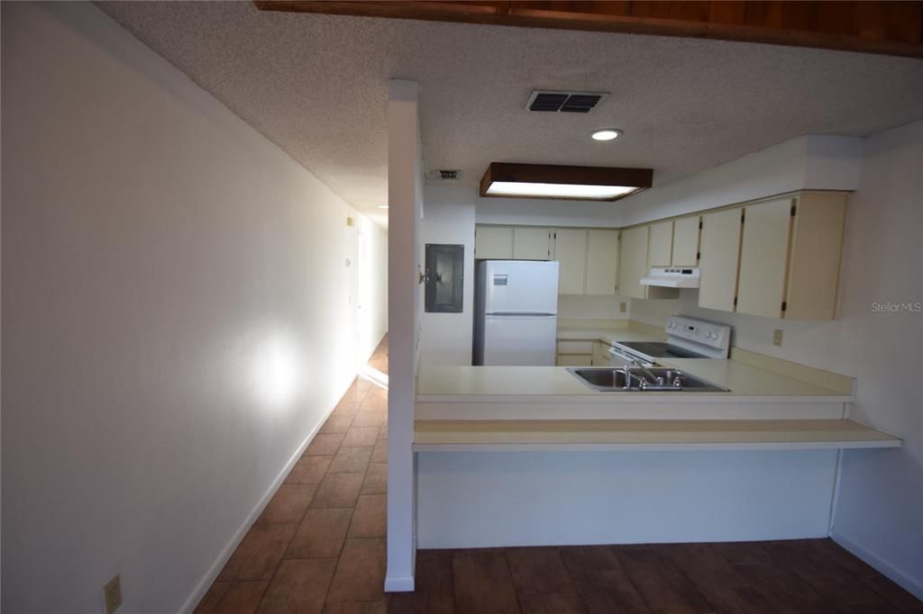 For Rent: $1,350 (2 beds, 1 baths, 662 Square Feet)