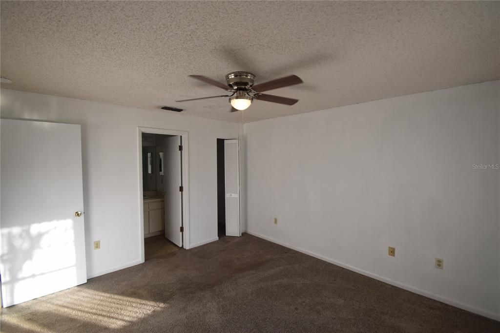 For Rent: $1,350 (2 beds, 1 baths, 662 Square Feet)
