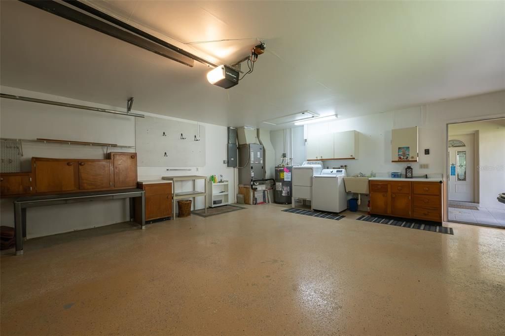 En Venta: $359,900 (2 camas, 2 baños, 2300 Pies cuadrados)