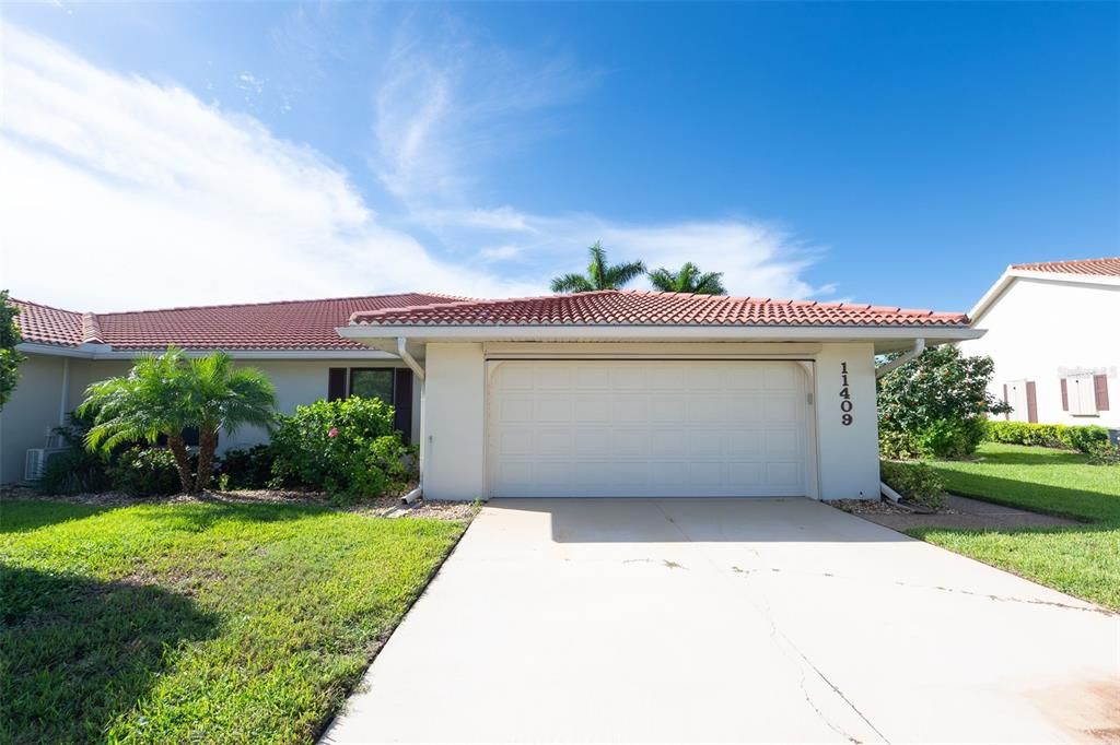 En Venta: $359,900 (2 camas, 2 baños, 2300 Pies cuadrados)