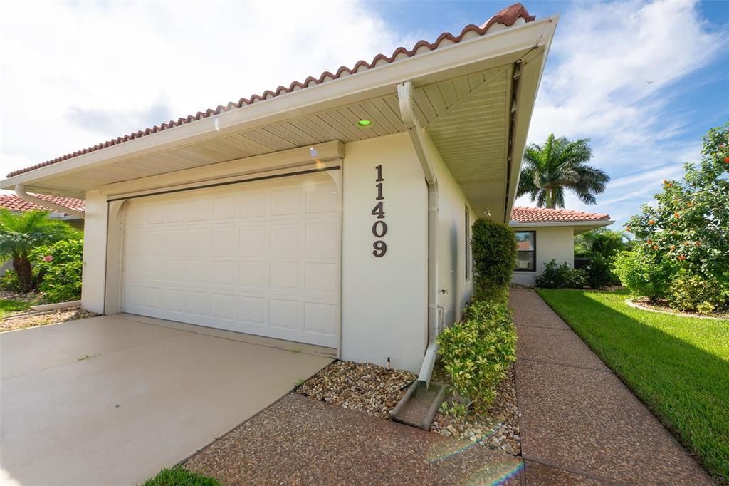 En Venta: $359,900 (2 camas, 2 baños, 2300 Pies cuadrados)