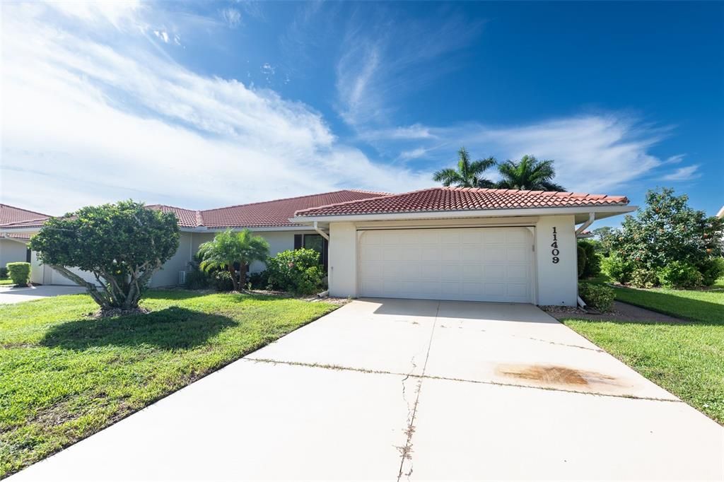 En Venta: $359,900 (2 camas, 2 baños, 2300 Pies cuadrados)