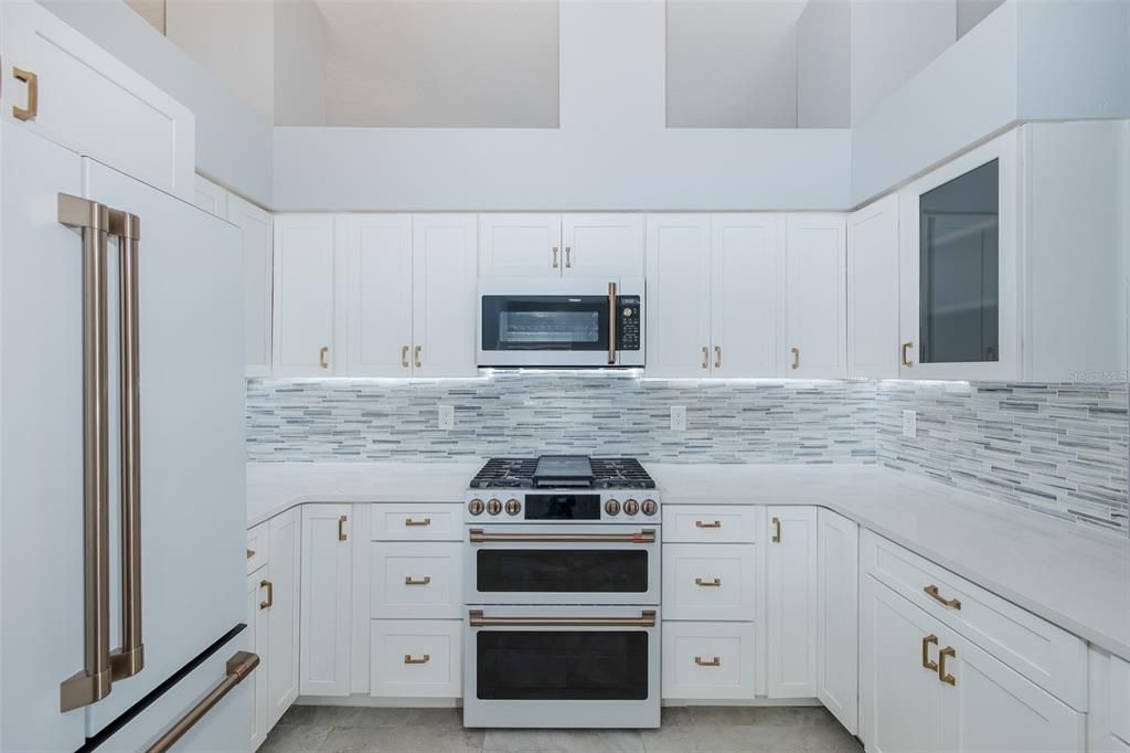 For Sale: $625,000 (3 beds, 2 baths, 2255 Square Feet)