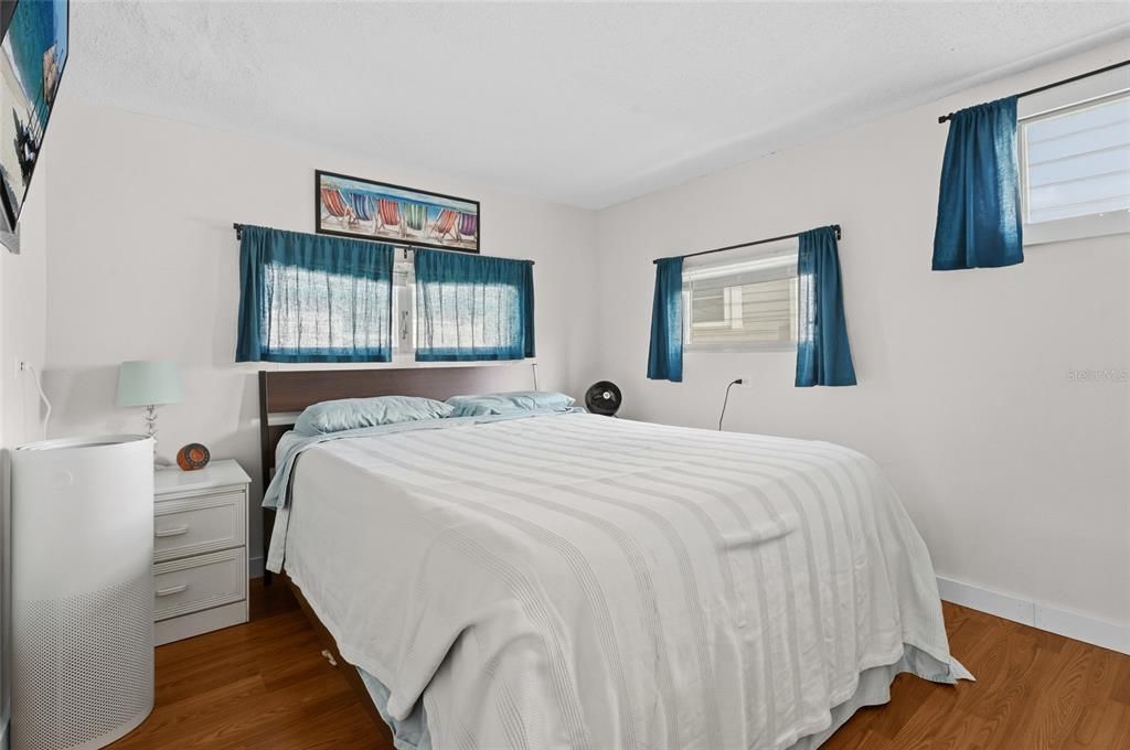 На продажу: $189,900 (1 спален, 2 ванн, 793 Квадратных фут)