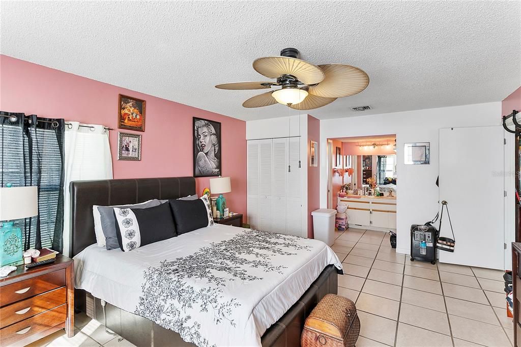 For Sale: $239,999 (3 beds, 2 baths, 1464 Square Feet)
