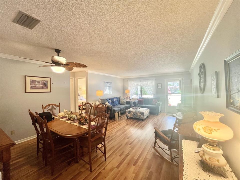 For Sale: $159,900 (2 beds, 2 baths, 1492 Square Feet)