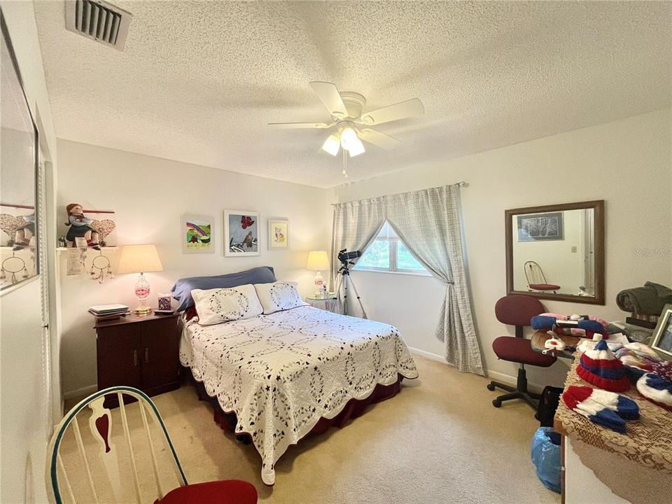 For Sale: $159,900 (2 beds, 2 baths, 1492 Square Feet)