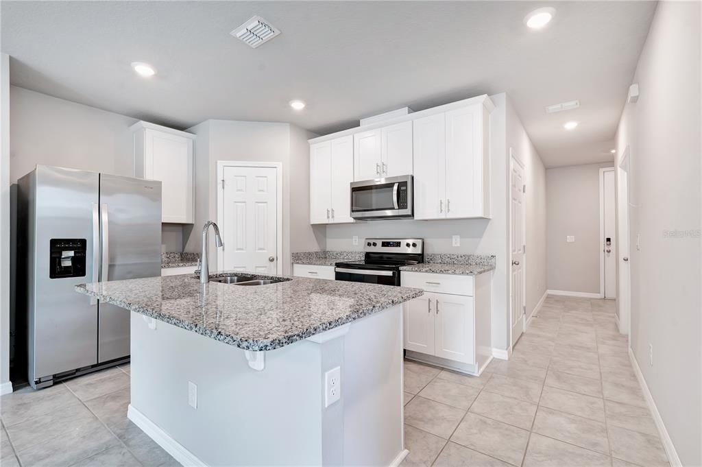 For Rent: $2,500 (3 beds, 2 baths, 1498 Square Feet)