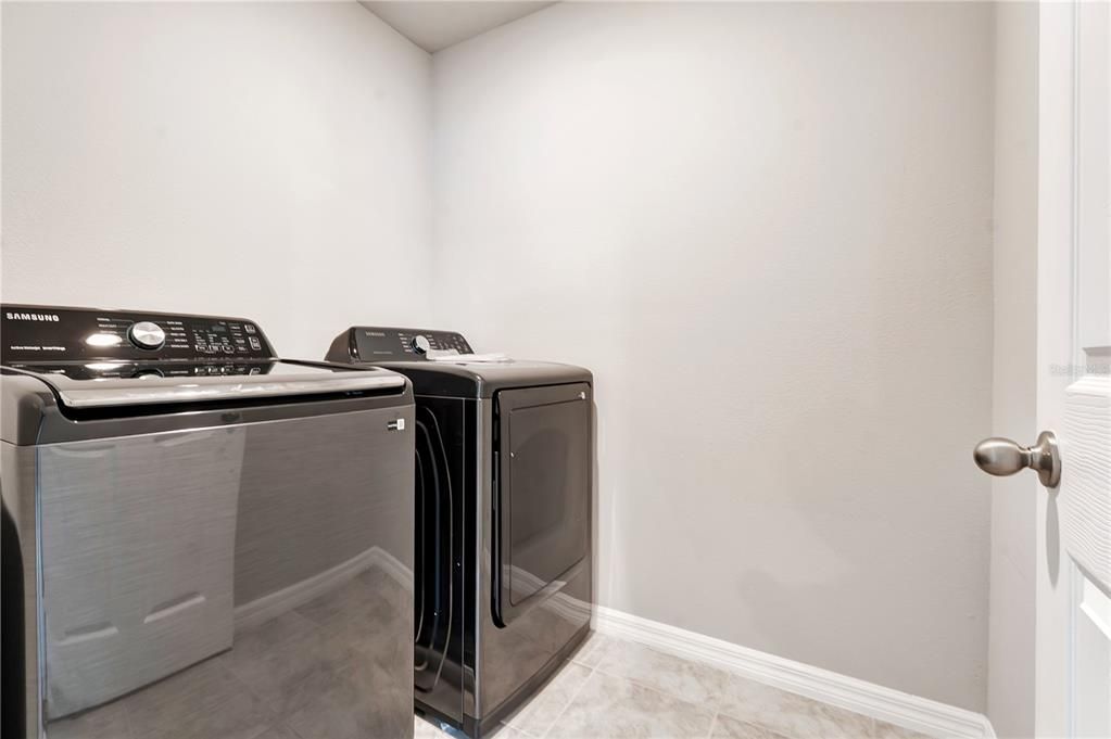 For Rent: $2,500 (3 beds, 2 baths, 1498 Square Feet)