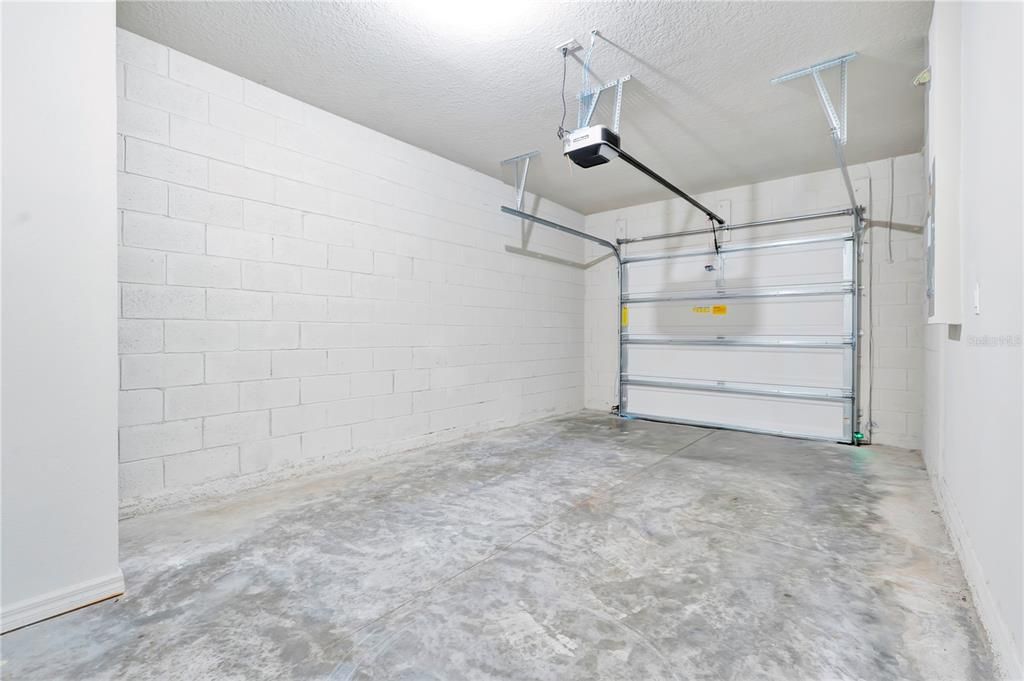 For Rent: $2,500 (3 beds, 2 baths, 1498 Square Feet)