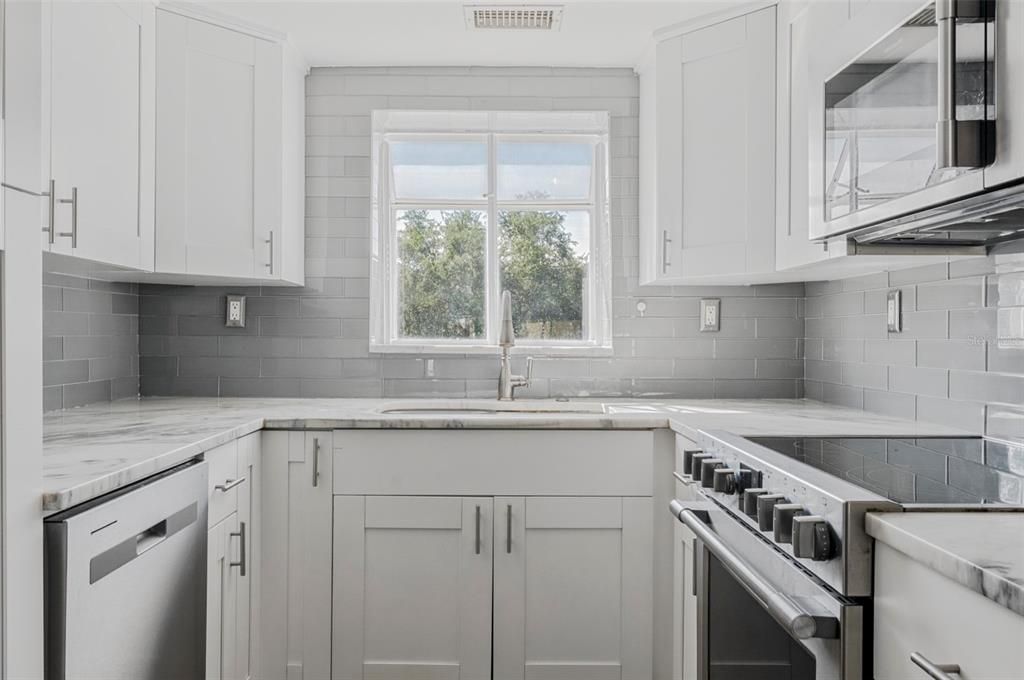 For Rent: $3,200 (3 beds, 3 baths, 1445 Square Feet)