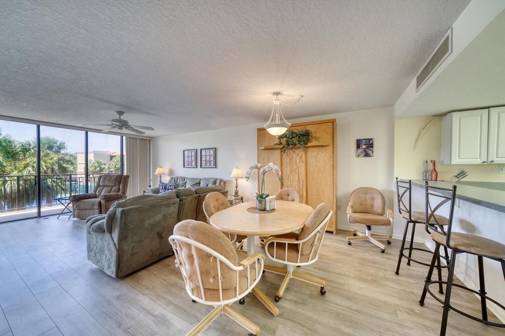En Venta: $525,000 (1 camas, 1 baños, 1015 Pies cuadrados)