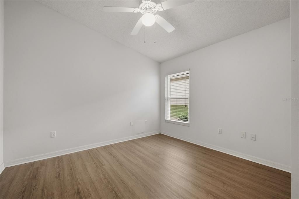 For Sale: $355,000 (3 beds, 2 baths, 1600 Square Feet)