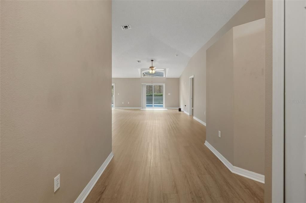 For Sale: $355,000 (3 beds, 2 baths, 1600 Square Feet)