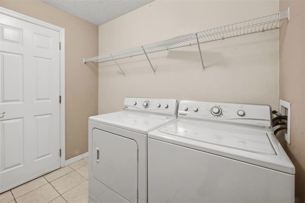 For Sale: $355,000 (3 beds, 2 baths, 1600 Square Feet)