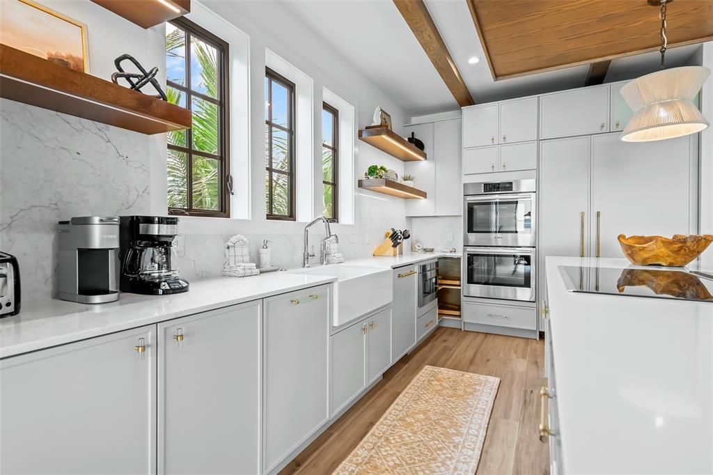 For Sale: $4,500,000 (7 beds, 7 baths, 3366 Square Feet)