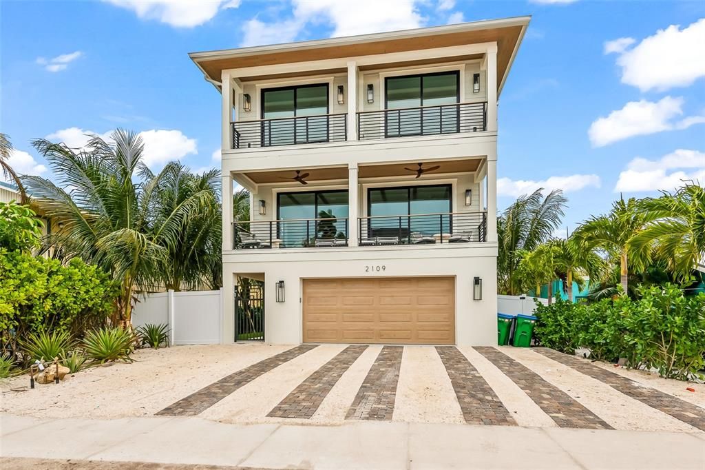 For Sale: $4,500,000 (7 beds, 7 baths, 3366 Square Feet)