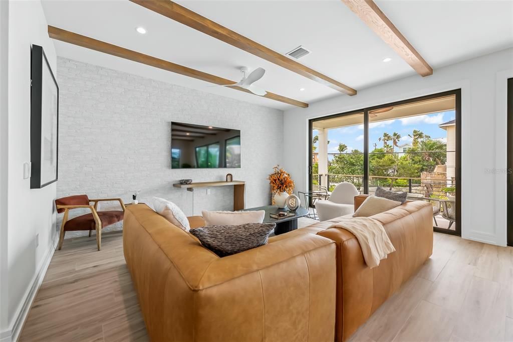 For Sale: $4,500,000 (7 beds, 7 baths, 3366 Square Feet)