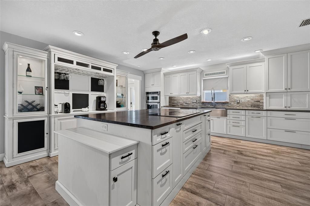 For Sale: $2,000,000 (3 beds, 3 baths, 2658 Square Feet)