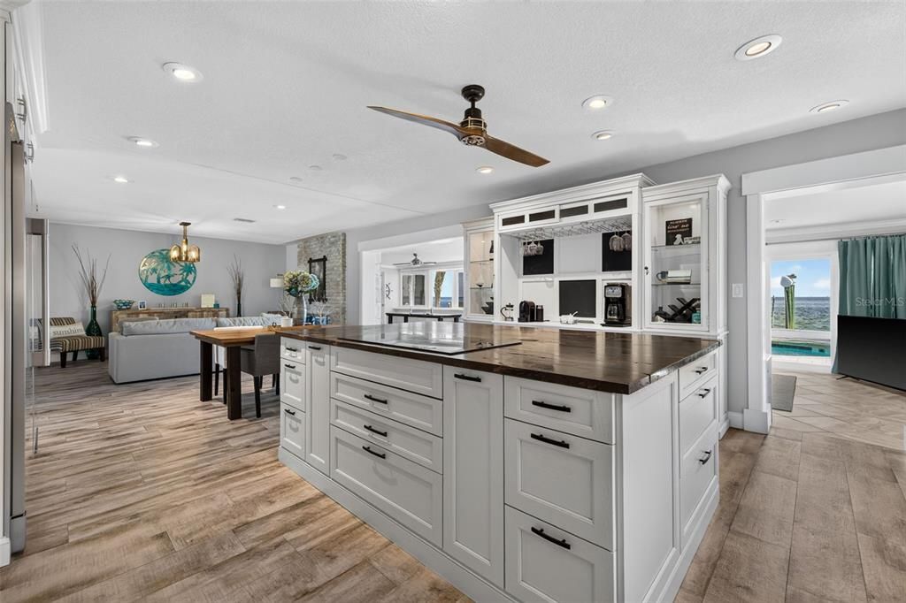For Sale: $2,000,000 (3 beds, 3 baths, 2658 Square Feet)