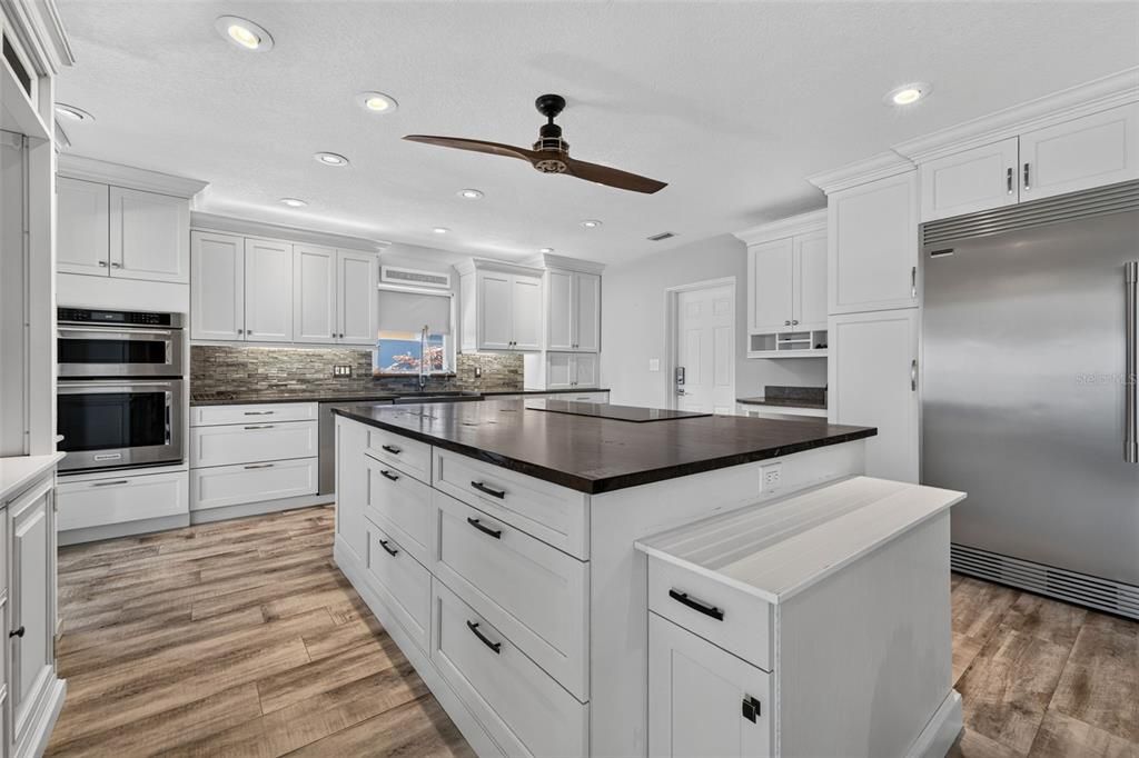 For Sale: $2,000,000 (3 beds, 3 baths, 2658 Square Feet)