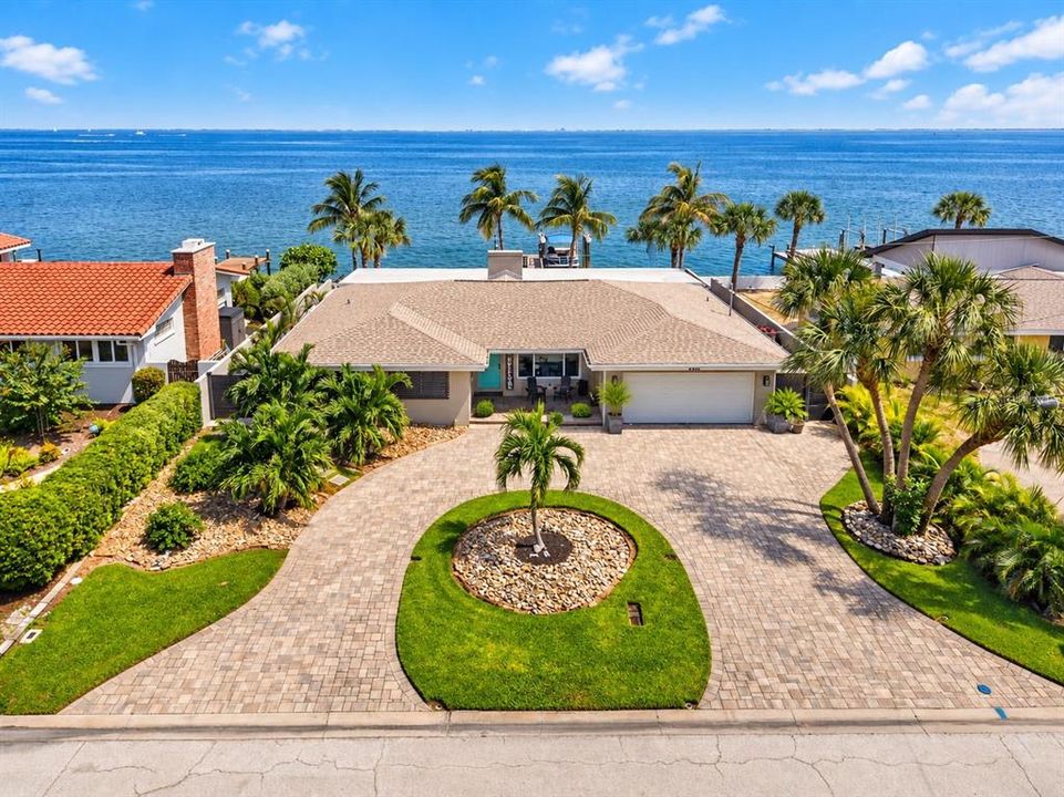 For Sale: $2,000,000 (3 beds, 3 baths, 2658 Square Feet)