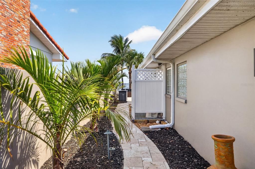 For Sale: $2,000,000 (3 beds, 3 baths, 2658 Square Feet)