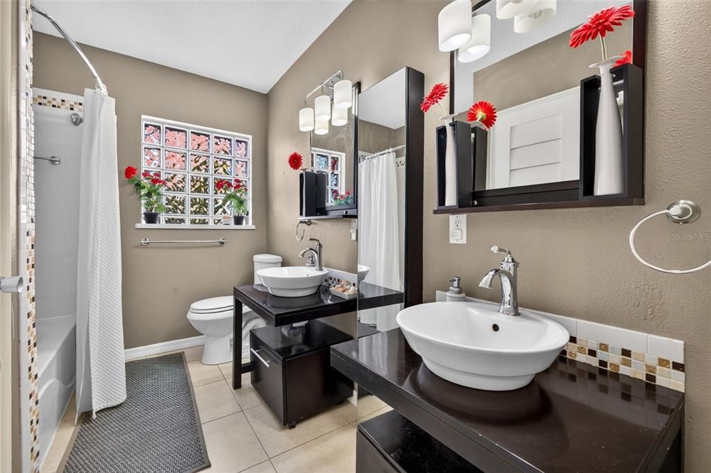 For Sale: $2,000,000 (3 beds, 3 baths, 2658 Square Feet)