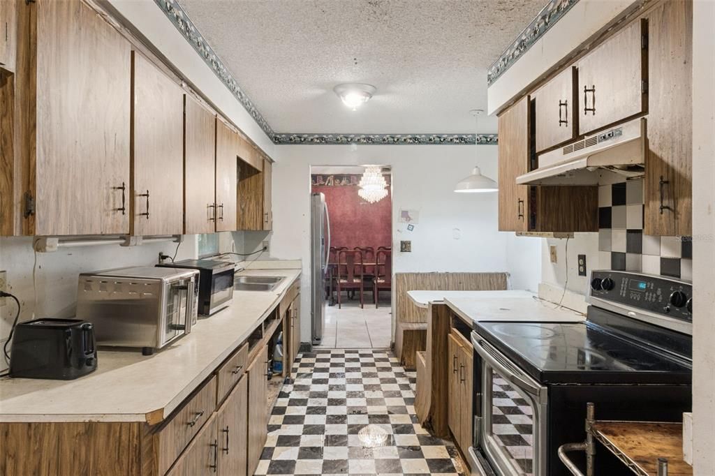En Venta: $299,000 (3 camas, 2 baños, 1365 Pies cuadrados)