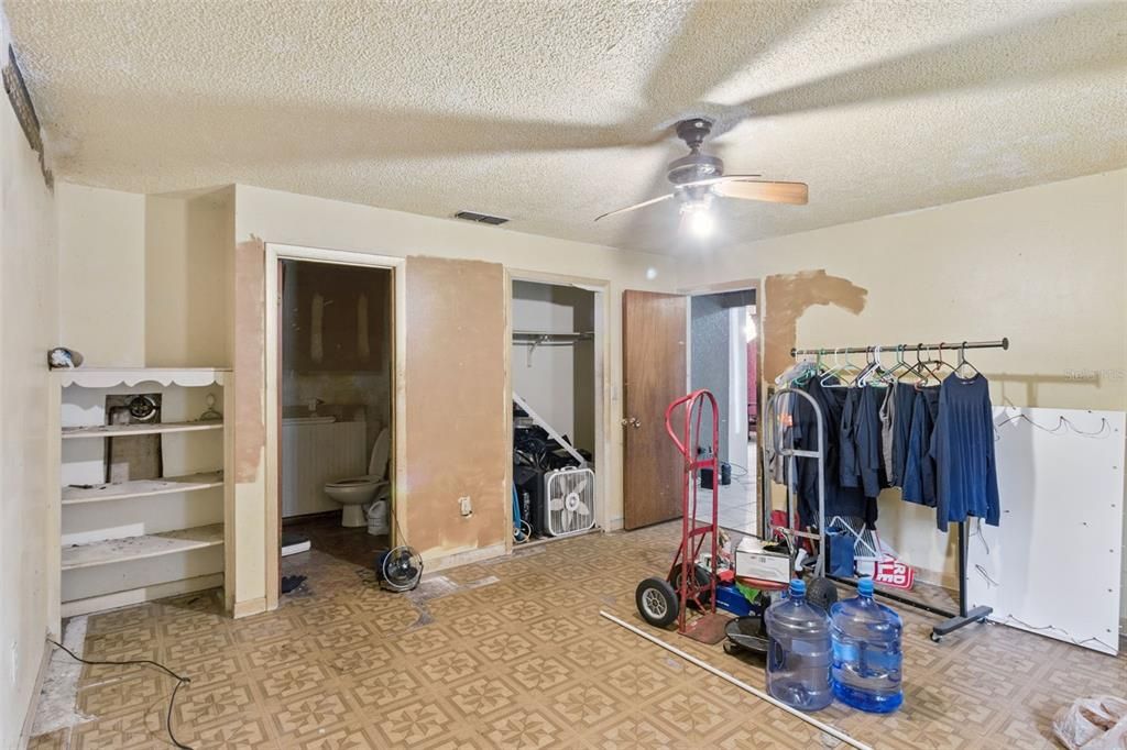 En Venta: $299,000 (3 camas, 2 baños, 1365 Pies cuadrados)