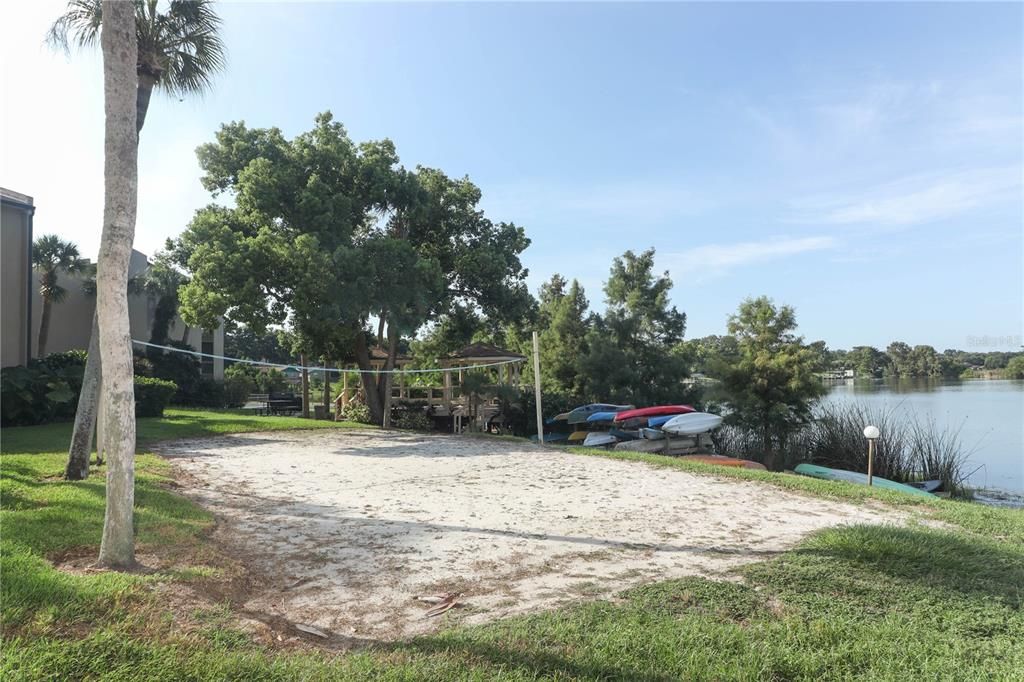 For Sale: $150,000 (2 beds, 2 baths, 973 Square Feet)