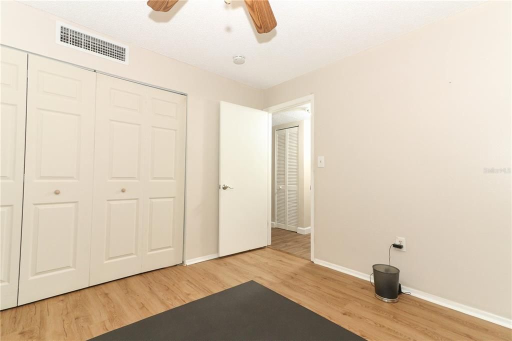 For Sale: $150,000 (2 beds, 2 baths, 973 Square Feet)