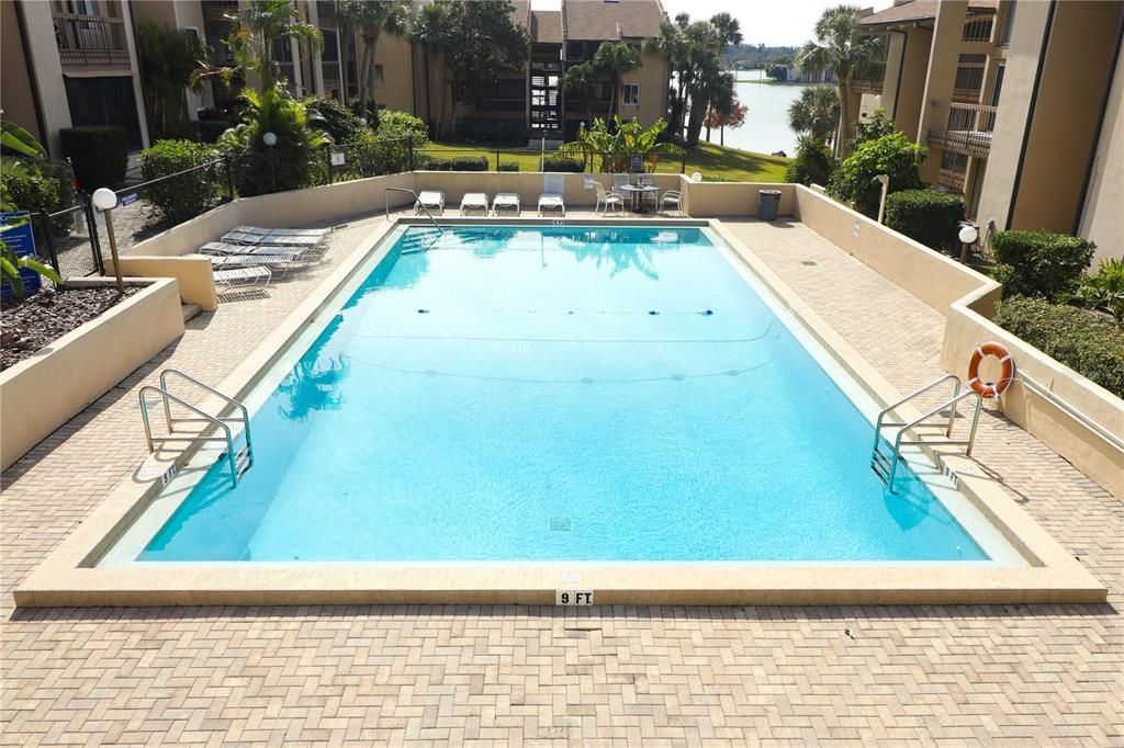 For Sale: $150,000 (2 beds, 2 baths, 973 Square Feet)