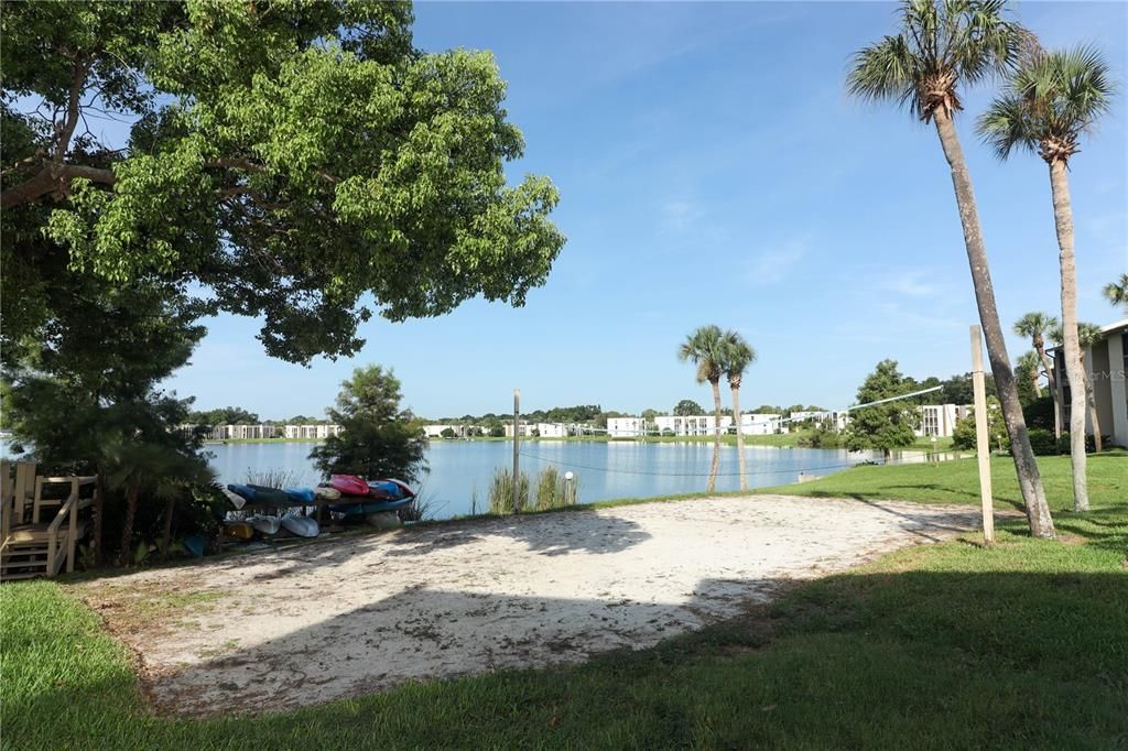 For Sale: $150,000 (2 beds, 2 baths, 973 Square Feet)