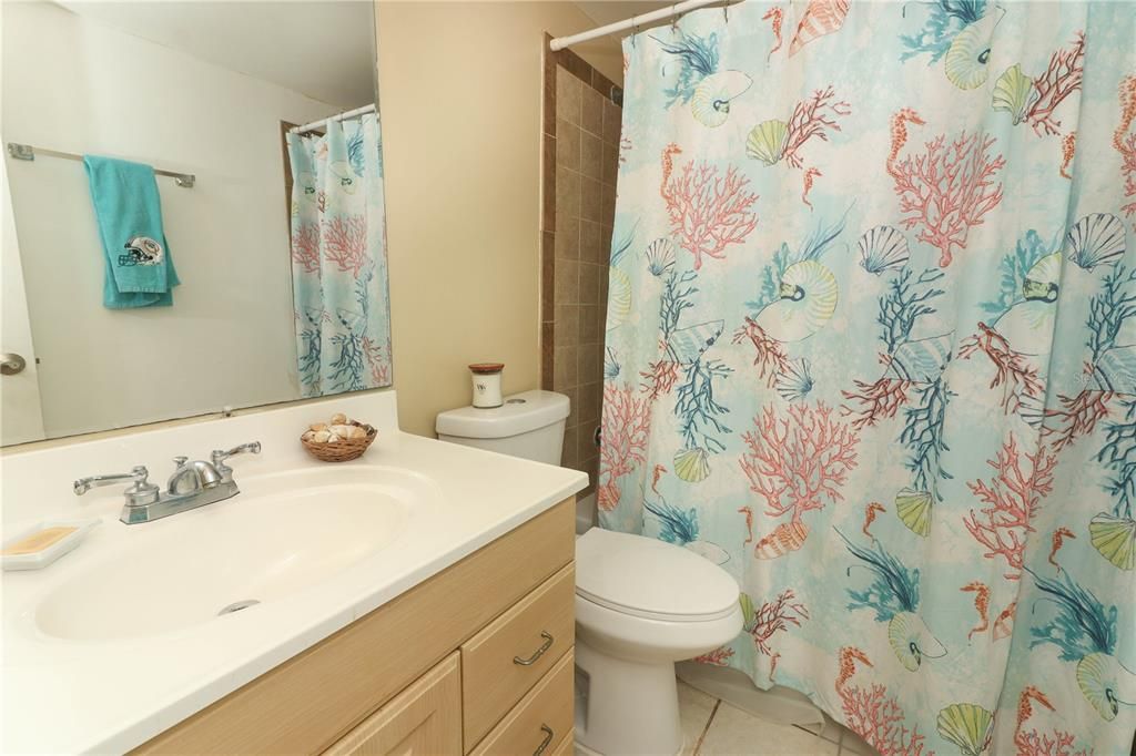 For Sale: $150,000 (2 beds, 2 baths, 973 Square Feet)