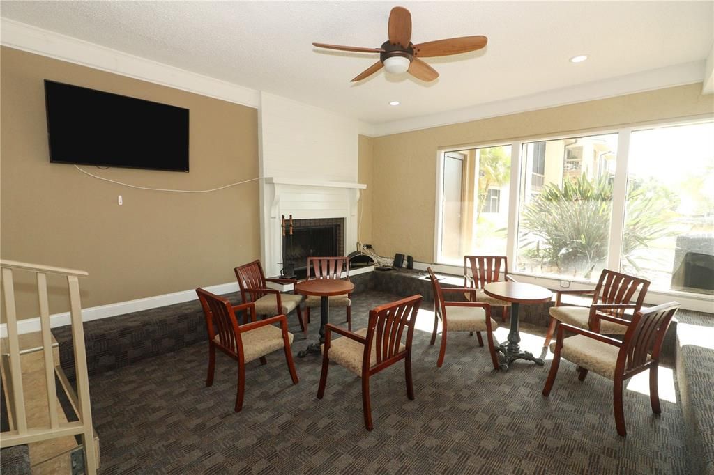For Sale: $150,000 (2 beds, 2 baths, 973 Square Feet)