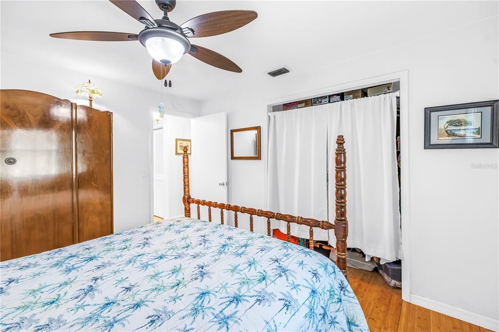 Active With Contract: $439,000 (2 beds, 3 baths, 1459 Square Feet)