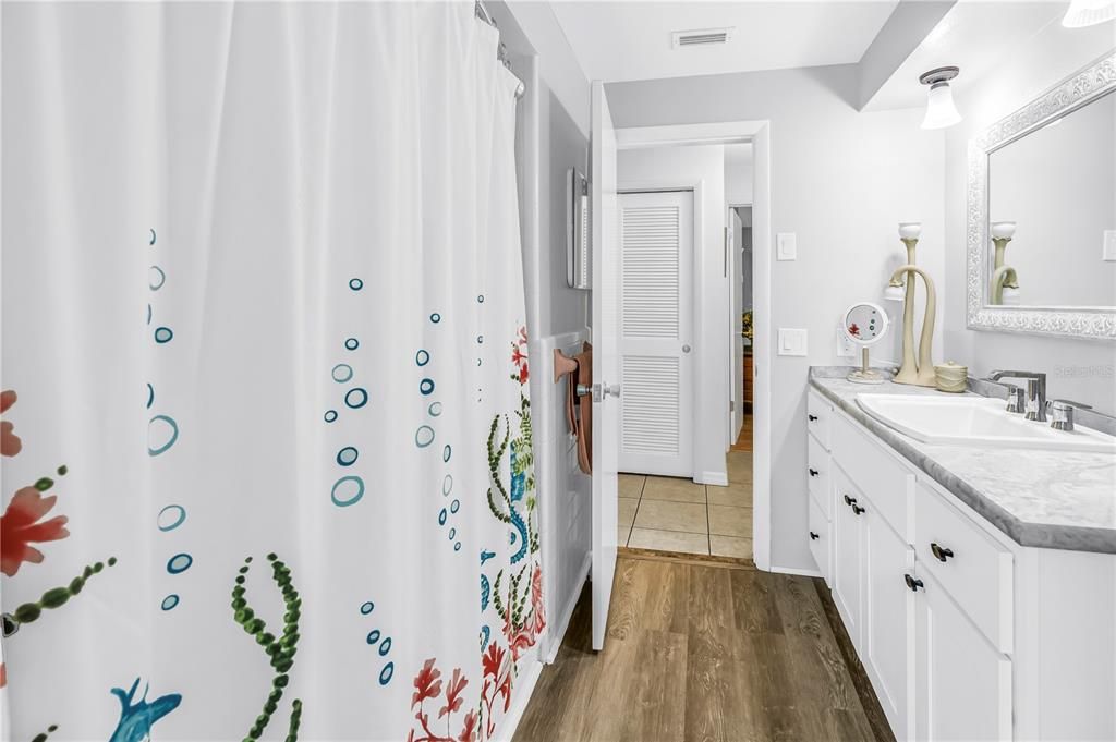 Active With Contract: $439,000 (2 beds, 3 baths, 1459 Square Feet)