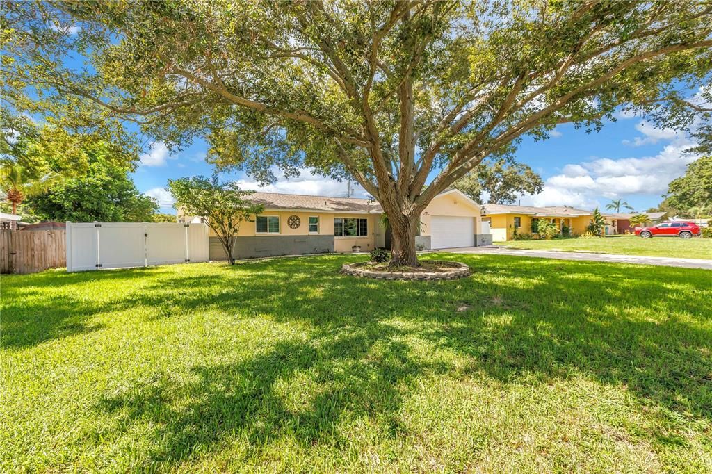 Active With Contract: $439,000 (2 beds, 3 baths, 1459 Square Feet)