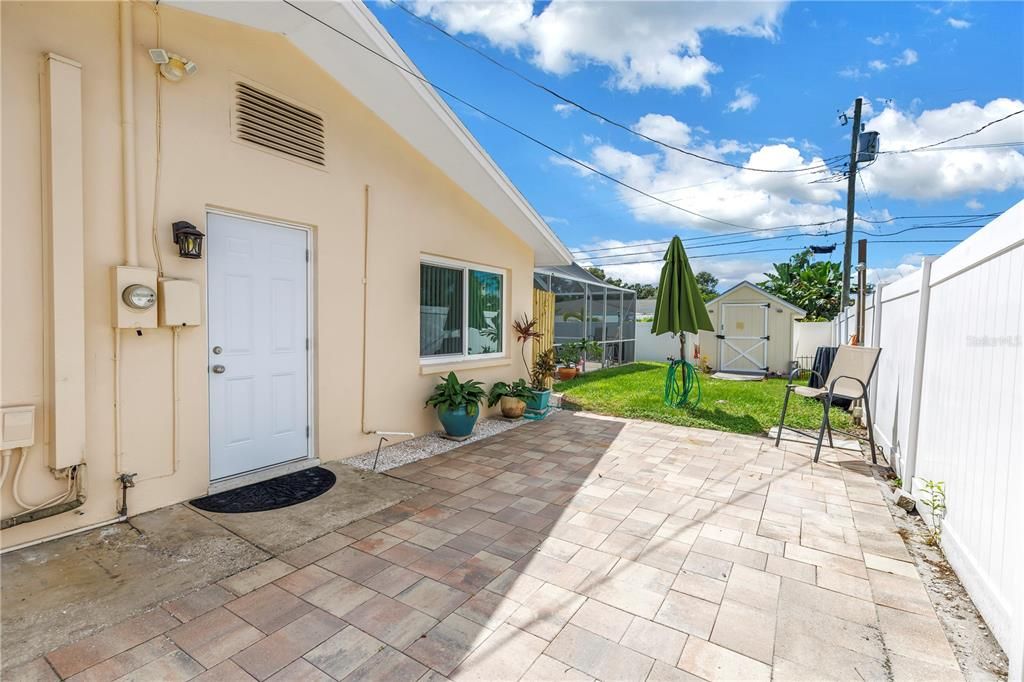 Active With Contract: $439,000 (2 beds, 3 baths, 1459 Square Feet)
