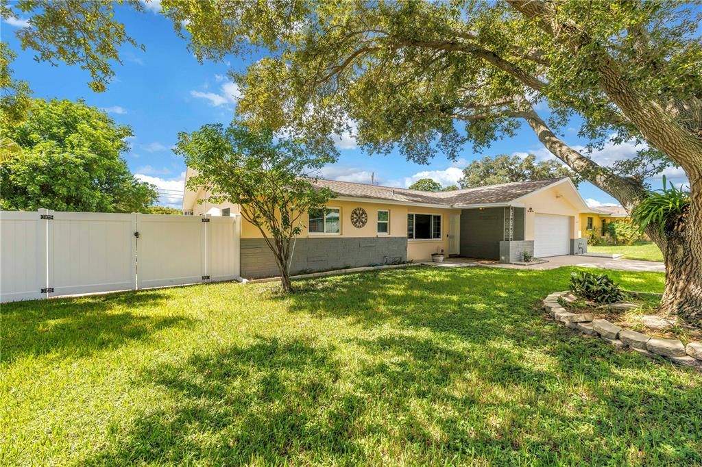 Active With Contract: $439,000 (2 beds, 3 baths, 1459 Square Feet)